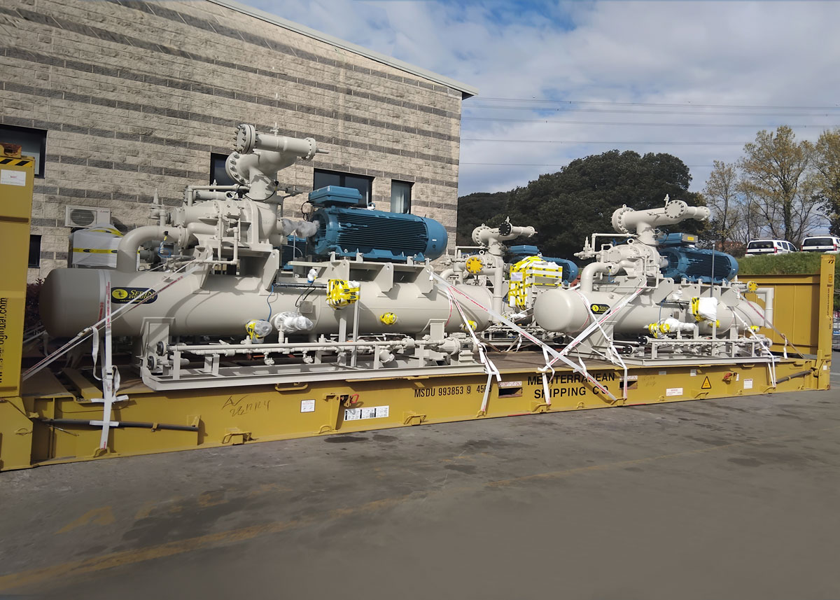 Impianto industriale e preparativi per il trasporto